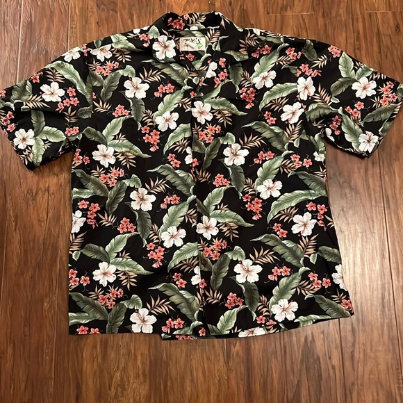 Vintage Men’s Hawaiian Button Up Shirt - Picture 1 of 6